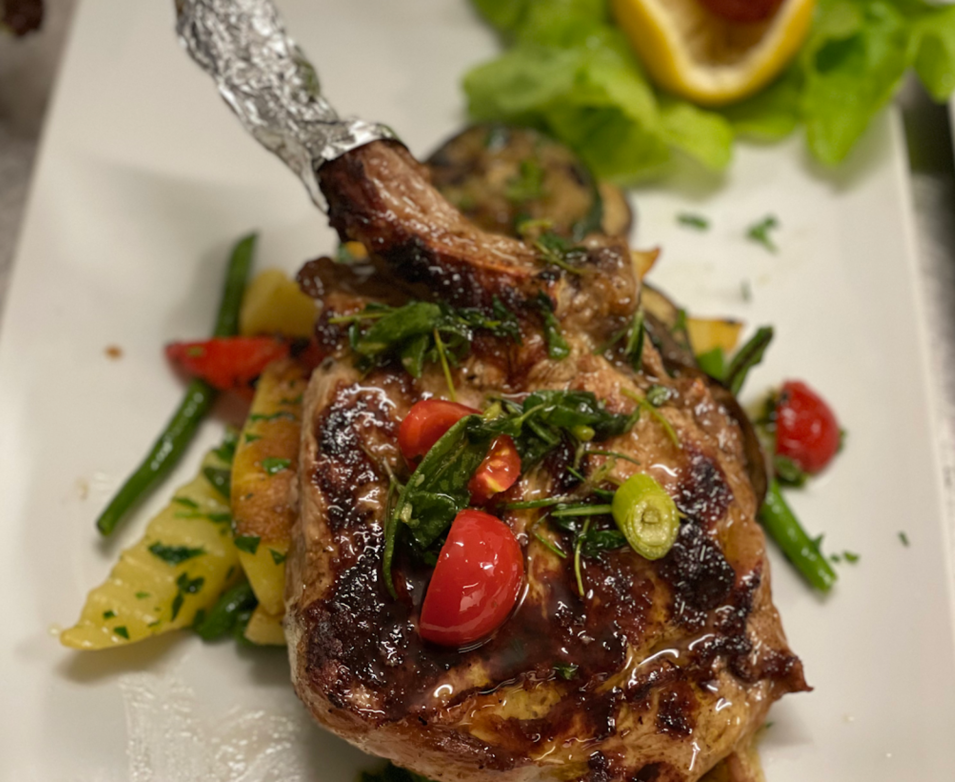 Gegrilltes Fleischgericht